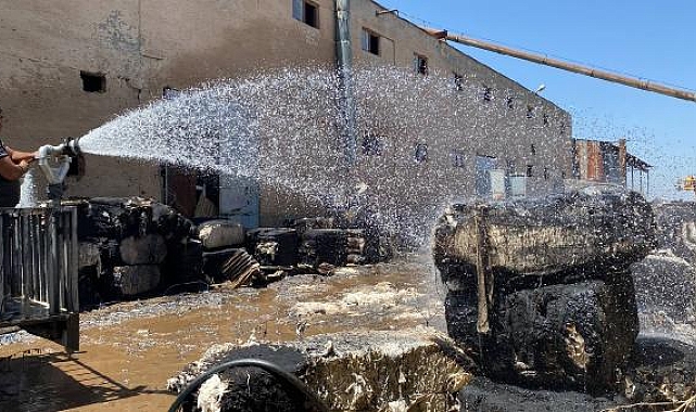 Çırçır fabrikasındaki yangında soğutma çalışması 3 gündür sürüyor