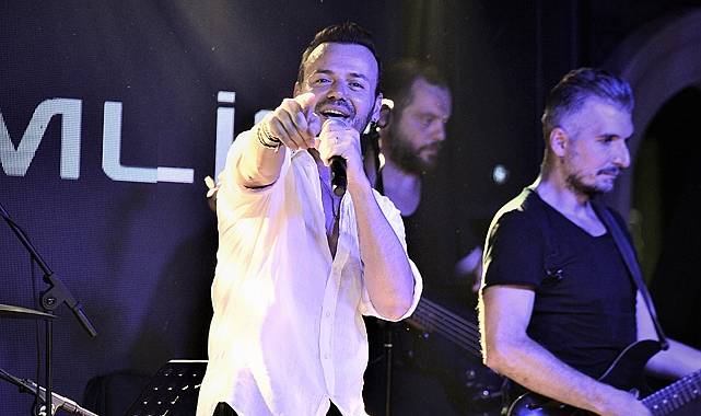 Deha Bilimlier'den konser şov