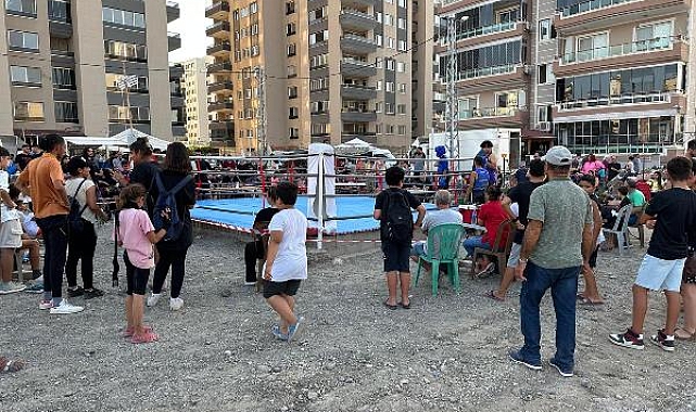 Depremzede çocuklar Muay Thai turnuvasında
