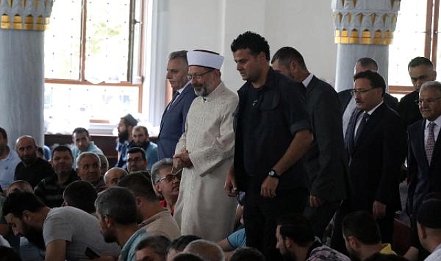 Diyanet İşleri Başkanı Ali Erbaş, cuma namazı kıldırdı