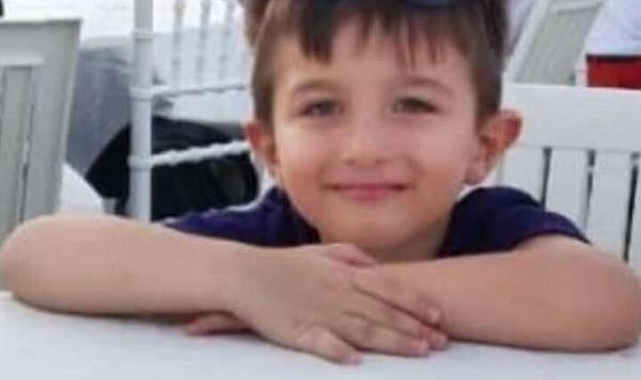 Düğün salonunda dekor amaçlı kullanılan duvarın altında kalan Deniz Efe öldü