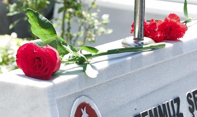 Edirnekapı'da 15 Temmuz Şehitliği'nde anma töreni