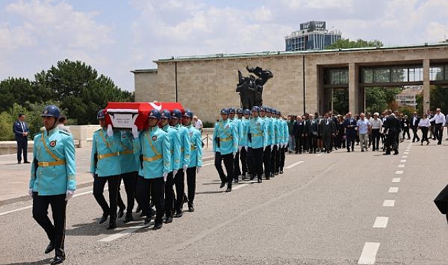 Eski bakan Karahan için TBMM'de cenaze töreni