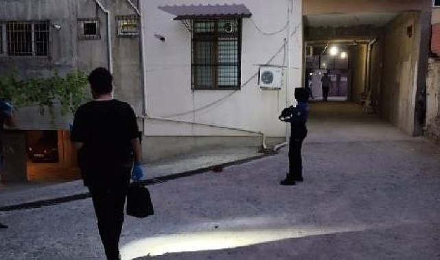 Fark edilen hırsız, kaçarken çaldıklarını düşürdü