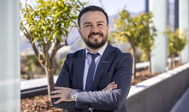 Güneşle buluşan çatılar karbon salınımının önüne geçiyor