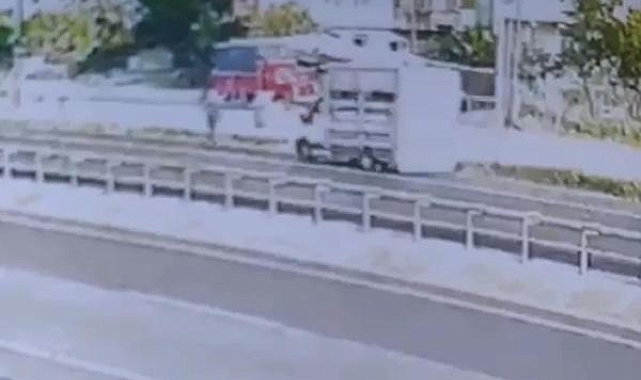 Kamyonetin çaptığı yaya öldü; kaza kamerada