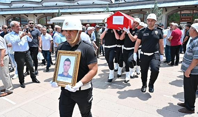 Kazada hayatını kaybeden polis memuru, son yolculuğuna uğurlandı