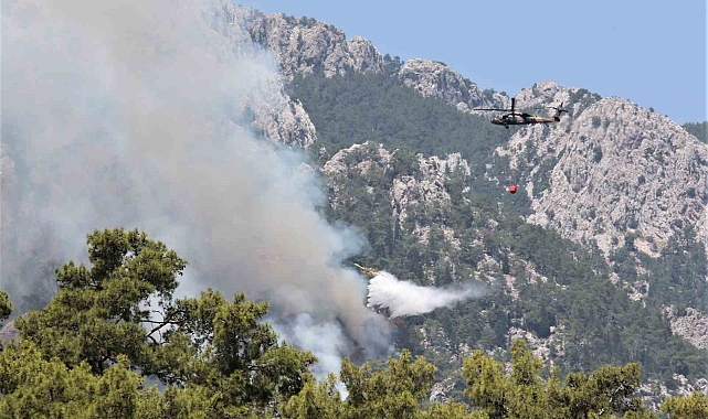 Kemer'de orman yangınına havadan yoğun müdahale