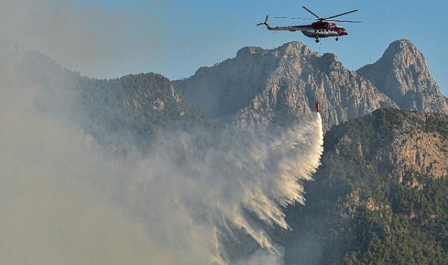 Kemer'deki orman yangınına havadan müdahale