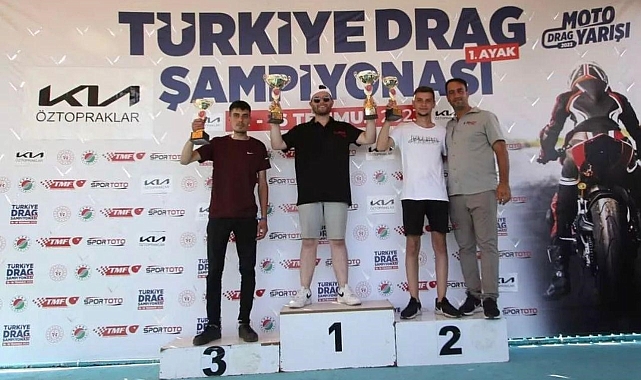 Kepez'de motodrag yarışları nefesleri kesti