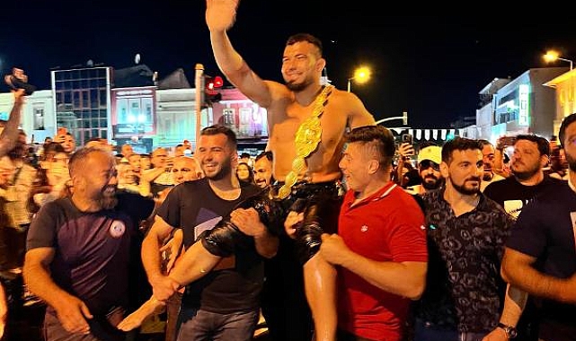 Kırkpınar'ın başpehlivanı Zeybek'e coşkulu karşılama