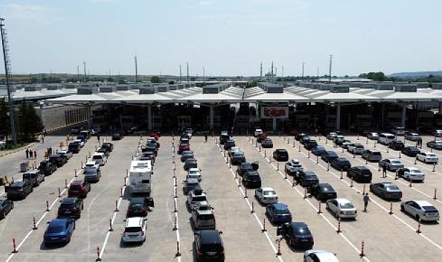 Kubran Bayramı'nda gümrük kapılarından 1 milyon 126 bin kişi geçti