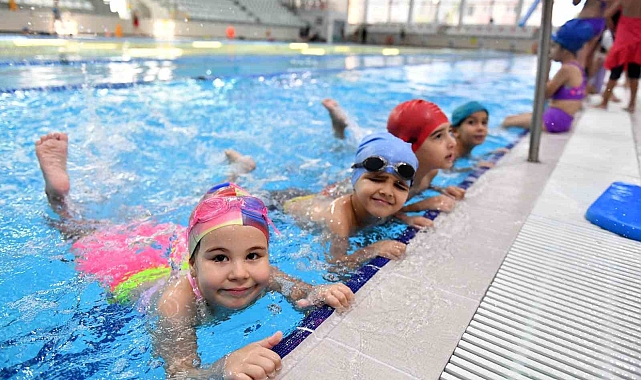 Muratpaşa'da yüzme bilmeyen çocuk kalmayacak
