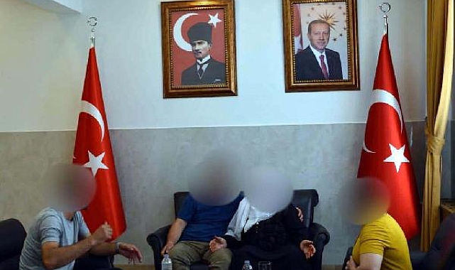 Örgütten kaçıp teslim olan 2 terörist, Aydın'da aileleri ile buluşturuldu