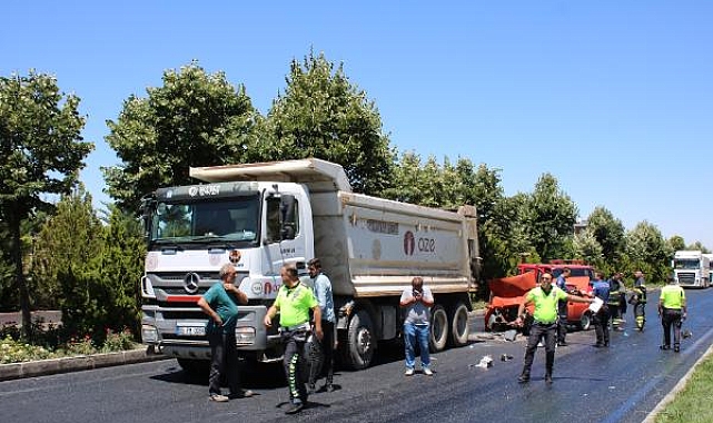 Otomobilin, asfalt yüklü kamyona çarptığı kazada Göktuğ bebek de kurtarılamadı
