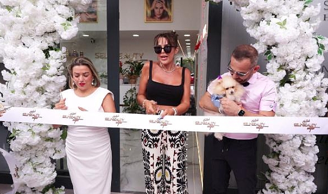 Selin Ciğerci güzellik merkezinin 34'üncü şubesini açtı