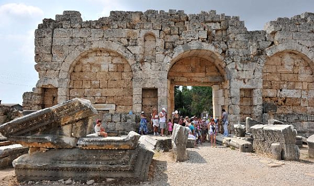TÜİK: Turizm geliri 2'nci çeyrekte yüzde 23,1 arttı