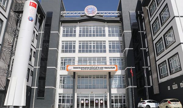 Türkiye'nin ilk havacılık ve uzay lisesi, 1'incilerle yola çıktı