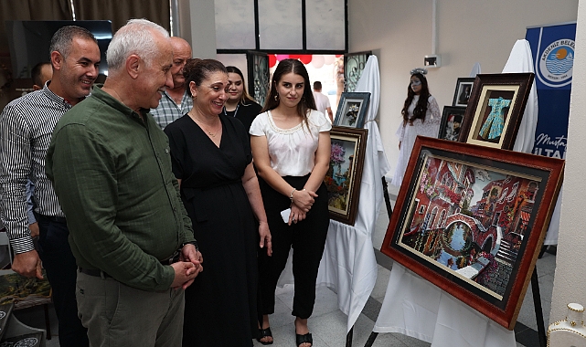 Akdenizli kadınlar, el emeği göz nuru eserlerini sergiledi
