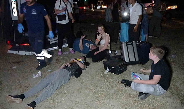 Alkollü sürücü İngiliz turistlere dehşeti yaşattı, kazada can pazarı yaşandı