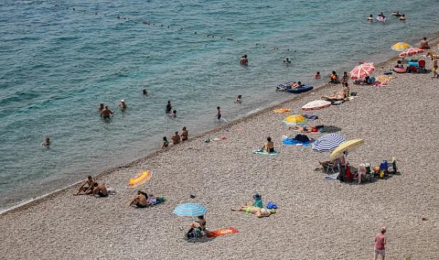 Antalya'da nem bulutları nedeniyle uçaklar iniş yapamadı