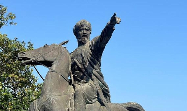 Antalya'nın ilk Türk fatihi Keyhüsrev'in heykeli bakımsız kaldı
