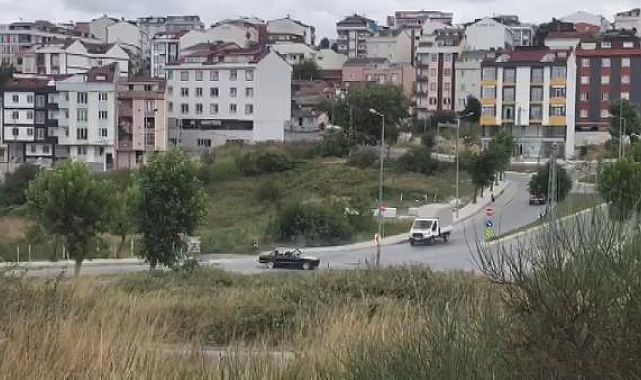 Arnavutköy'de yolu kapatıp drift attı