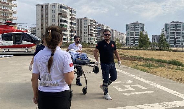 Beyninde pıhtı oluşan Zeynep, ambulans helikopterle sevk edildi