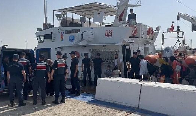 Çanakkale'de 27 kaçak göçmen ile 3 organizatör yakalandı