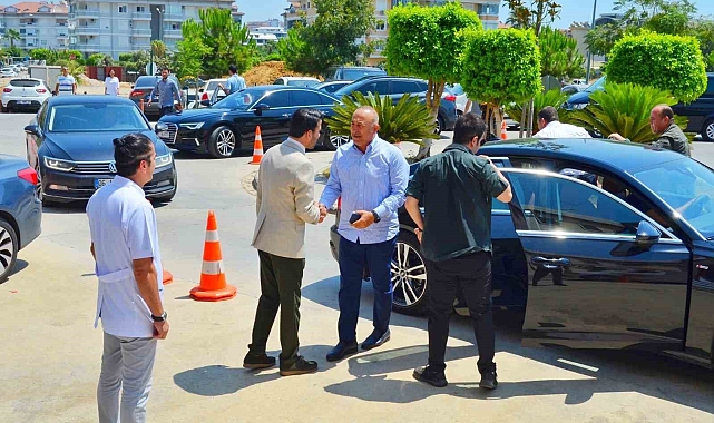 Çavuşoğlu: "Alanya'ya kazandırılacak yeni sağlık hizmetlerinin takipçisiyiz"