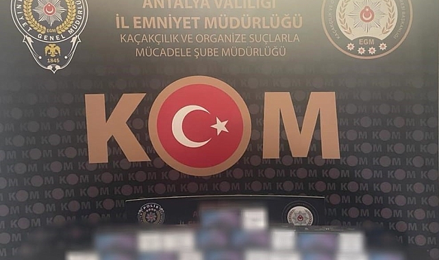 Depo baskınında 2 milyon 600 bin makaron ve 8 bin litre sahte içki yakalandı