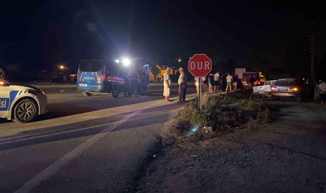 Gazipaşa'da kamyonetle otomobil çarpıştı: 5 yaralı