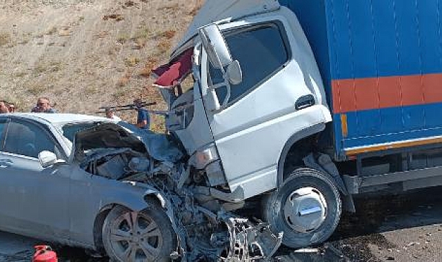 Hakkari'de kaza: 2 ölü, 2 yaralı