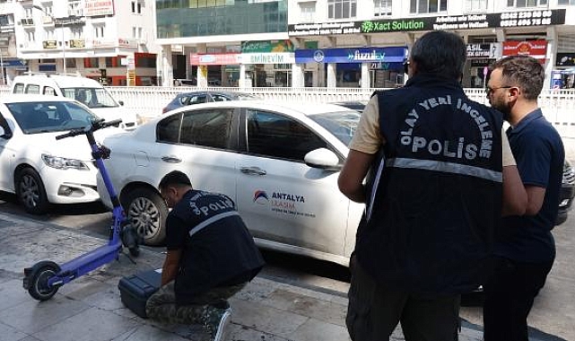 Kapısı açık unutulan otomobildeki para dolu torba çalındı