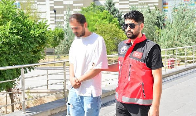 Kocatepe Camisi'nde tepki çeken fotoğraflarla ilgili hapis istemi