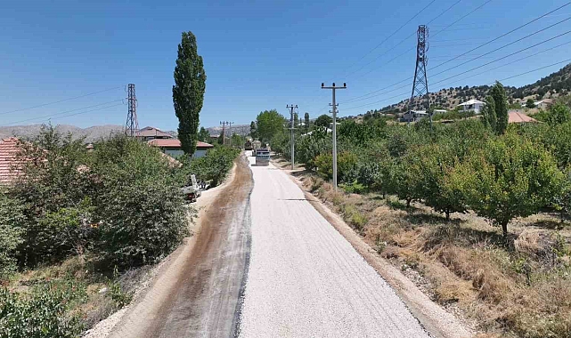 Korkuteli Varsak Yaylası 18 yıl sonra asfalta kavuştu