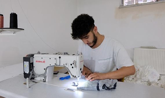 KOSGEB desteği ile atık kumaşlardan çocuk kıyafeti üreterek geri dönüşüme katkı sağlıyor