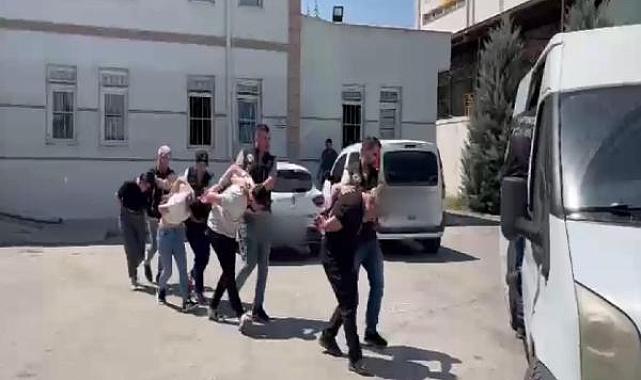 Markette uyuşturucu satışına 5 gözaltı