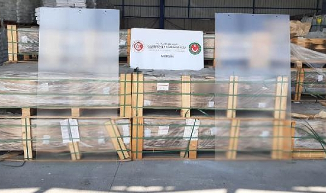 Mersin'de 265 ton kaçak cam ele geçirildi