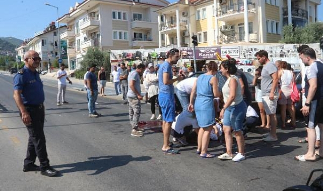 Motosikletle otomobilin çarpıştığı 1 kişinin öldüğü kaza kamerada