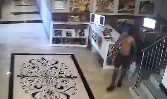 Otelden fotoğraf makinesi çaldı, çaldığı elektrikli bisiklette uyurken yakalandı