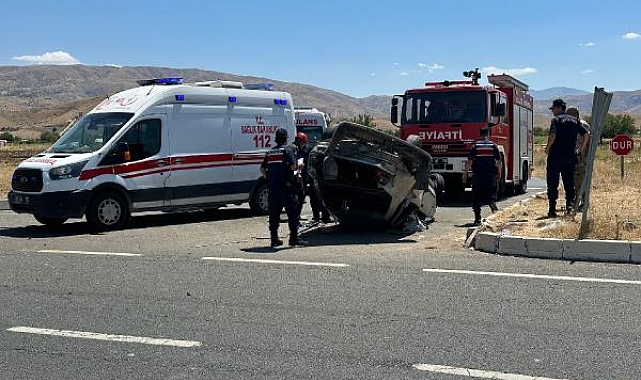 Otomobil, refüje çarpıp, takla attı: 1 ölü, 2'si ağır, 4 yaralı !