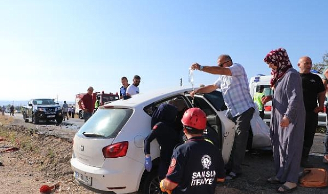 Otomobiller çarpıştı; uzman çavuş hayatını kaybetti, 3'ü çocuk, 7 yaralı