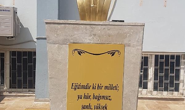 Serik'te Atatürk büstüne balyozla zarar veren maskeli şüpheli, tutuklandı