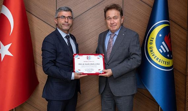 TED Üniversitesi Rektörü Sabuncuoğlu'na 'onursal fahri üyelik'