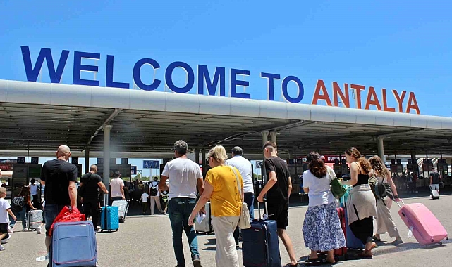 Temmuz ayında Antalya'ya 2 milyon 660 bin 420 turist geldi