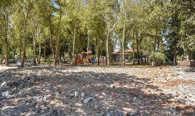 Varsak'a millet kıraathaneli meydan