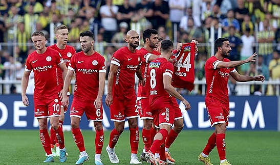 Akrepler İstanbul’dan 3 puanla döndü