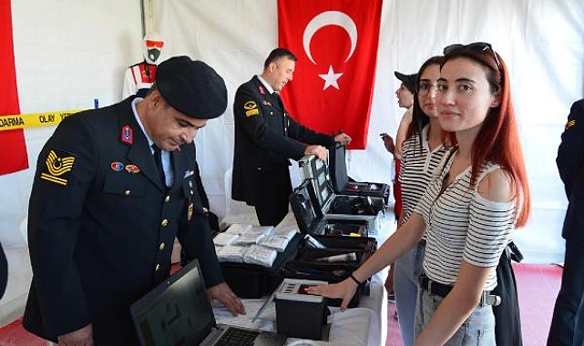 'Aksaray Bilim Festivali' helikopter gösterisiyle başladı
