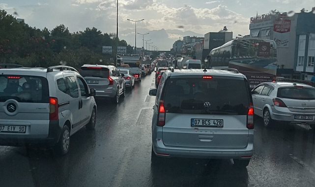 Antalya'da trafik şikayetine belediyeden cevap